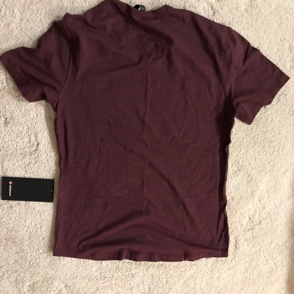 Lululemon 5 year basic T NWT(M)